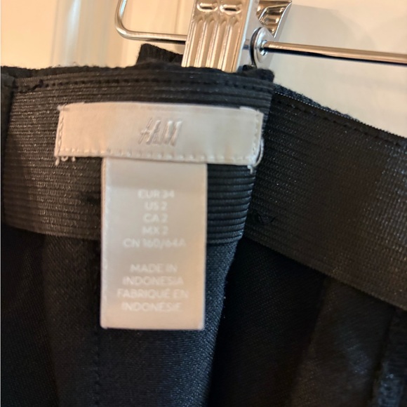 H&M Black A-Line Skirt with Gold Buttons size 2 - Picture 5 of 5